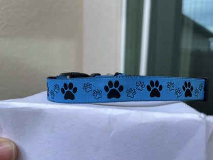 Huella de pata azul y negra - Collar estándar