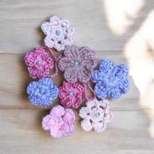 WoolBloom Clip - 2 Knitted Flowers in pastel colors